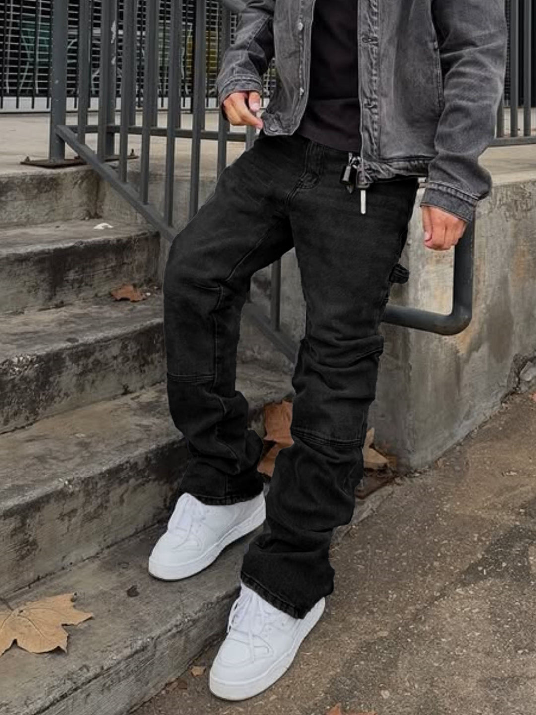 THE NO-RULES DISTRESSED JEANS