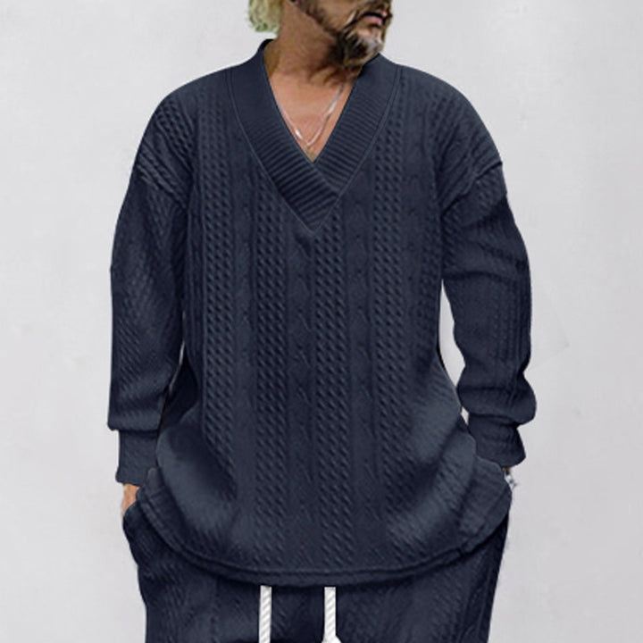 MEN’S CABLE-KNIT V-NECK SWEATER